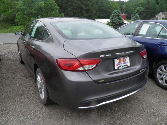 2015 GRAY Chrysler 200 Limited (1C3CCCAB7FN) with an 2.4L L4 engine, AT transmission, located at 19521 New George's Creek Rd SW, Barton, MD, 21521, (301) 463-2404, 39.524323, -79.017906 - Photo#4