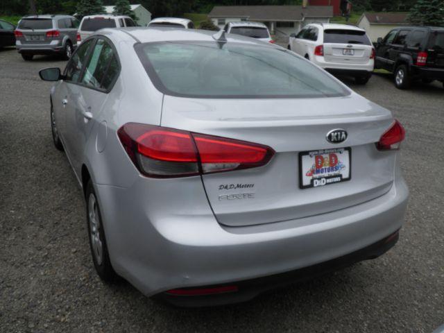 2017 SILVER Kia Forte LX (3KPFK4A79HE) with an 2.4L L4 engine, AT transmission, located at 15520 McMullen Hwy SW, Belair, MD, 21502, (301) 729-3700, 39.581375, -78.846451 - Photo#4