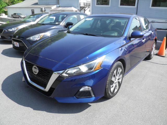 2020 BLUE Nissan Altima S (1N4BL4BV3LC) with an 2.5l L4 engine, AT transmission, located at 15520 McMullen Hwy SW, Belair, MD, 21502, (301) 729-3700, 39.581375, -78.846451 - Photo#0