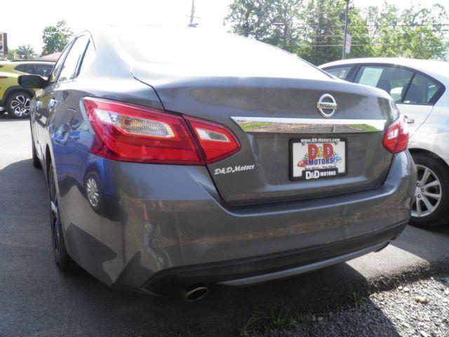 2017 Gray Nissan Altima 2.5 (1N4AL3AP0HC) with an 2.5L I4 engine, AT transmission, located at 15520 McMullen Hwy SW, Belair, MD, 21502, (301) 729-3700, 39.581375, -78.846451 - Photo#4