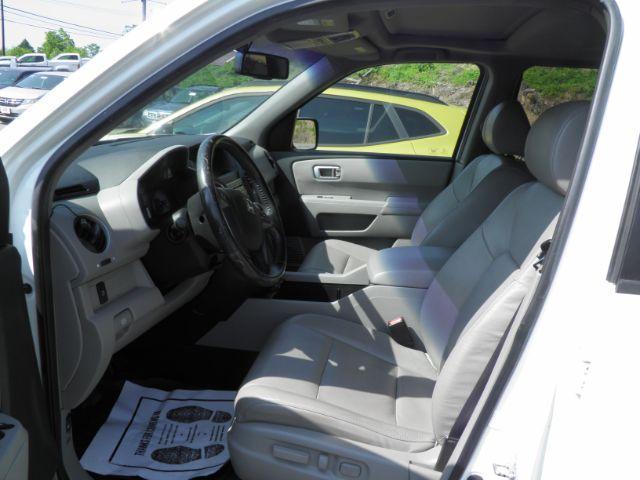 2011 WHITE Honda Pilot EX-L (5FNYF4H59BB) with an 3.5L V6 engine, located at 15520 McMullen Hwy SW, Belair, MD, 21502, (301) 729-3700, 39.581375, -78.846451 - Photo#1