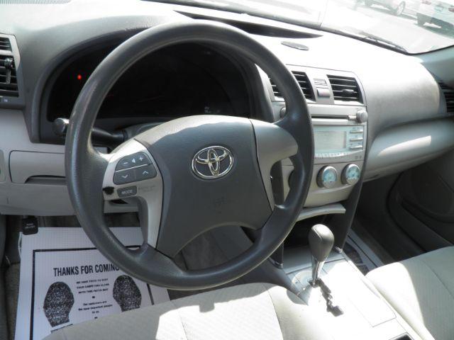 2009 Silver Toyota Camry LE | SE | XLE (4T1BE46KX9U) with an 2.4L I4 engine, AT transmission, located at 15520 McMullen Hwy SW, Belair, MD, 21502, (301) 729-3700, 39.581375, -78.846451 - Photo#2