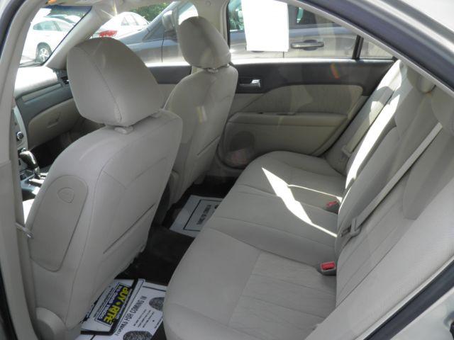 2010 Tan /Cloth Mercury Milan BASE (3MEHM0HA4AR) with an 2.5L I4 engine, AT transmission, located at 15520 McMullen Hwy SW, Belair, MD, 21502, (301) 729-3700, 39.581375, -78.846451 - Photo#3