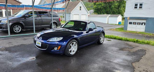 2010 Blue /Cloth Mazda MX-5 Miata Grand Touring PRHT (JM1NC2FF3A0) with an 2.0l L4 engine, AT transmission, located at 15520 McMullen Hwy SW, Belair, MD, 21502, (301) 729-3700, 39.581375, -78.846451 - FOR A BETTER PRICE CALL PAUL AT 301-268-8150 - Photo#2