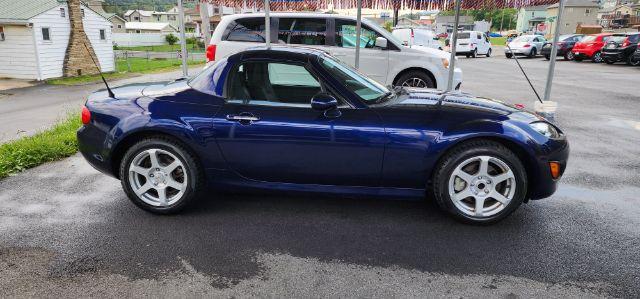 2010 Blue /Cloth Mazda MX-5 Miata Grand Touring PRHT (JM1NC2FF3A0) with an 2.0l L4 engine, AT transmission, located at 15520 McMullen Hwy SW, Belair, MD, 21502, (301) 729-3700, 39.581375, -78.846451 - FOR A BETTER PRICE CALL PAUL AT 301-268-8150 - Photo#11