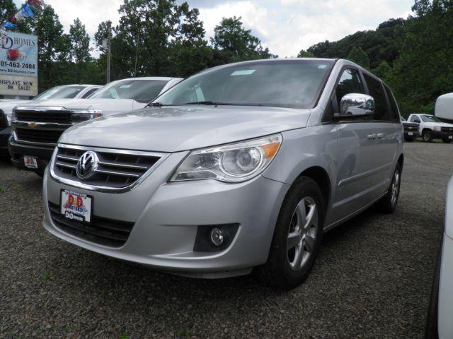 photo of 2009 Volkswagen Routan SEL Premium