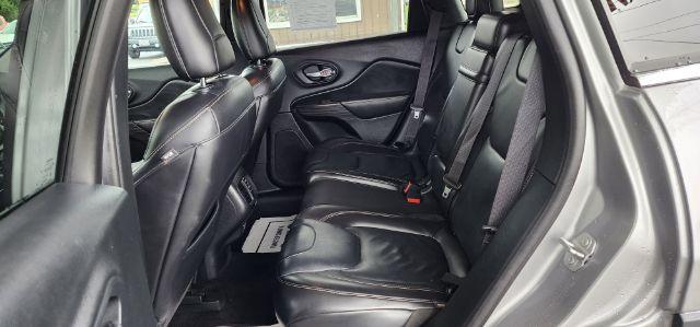 2017 Silver /Black, leather Jeep Cherokee Limited 4WD (1C4PJMDB7HW) with an 2.4l L4 engine, AT transmission, located at 15520 McMullen Hwy SW, Belair, MD, 21502, (301) 729-3700, 39.581375, -78.846451 - Photo#8