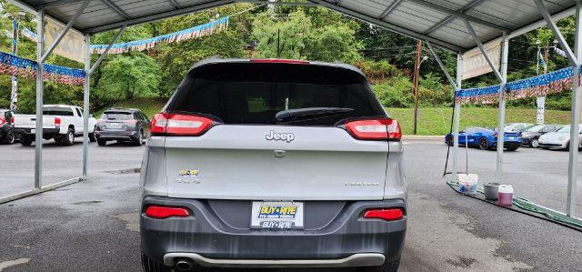 2017 Silver /Black, leather Jeep Cherokee Limited 4WD (1C4PJMDB7HW) with an 2.4l L4 engine, AT transmission, located at 15520 McMullen Hwy SW, Belair, MD, 21502, (301) 729-3700, 39.581375, -78.846451 - Photo#11