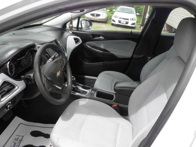 2019 White Chevrolet Cruze LT (1G1BE5SM8K7) with an 1.4L I4 engine, located at 19521 New George's Creek Rd SW, Barton, MD, 21521, (301) 463-2404, 39.524323, -79.017906 - Photo#1
