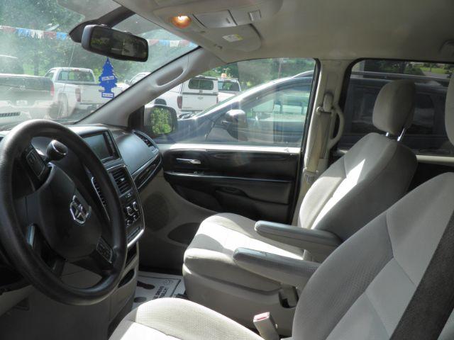 2018 Black Dodge Grand Caravan SE (2C4RDGBG4JR) with an 3.6L V6 engine, AT transmission, located at 19521 New George's Creek Rd SW, Barton, MD, 21521, (301) 463-2404, 39.524323, -79.017906 - Photo#1
