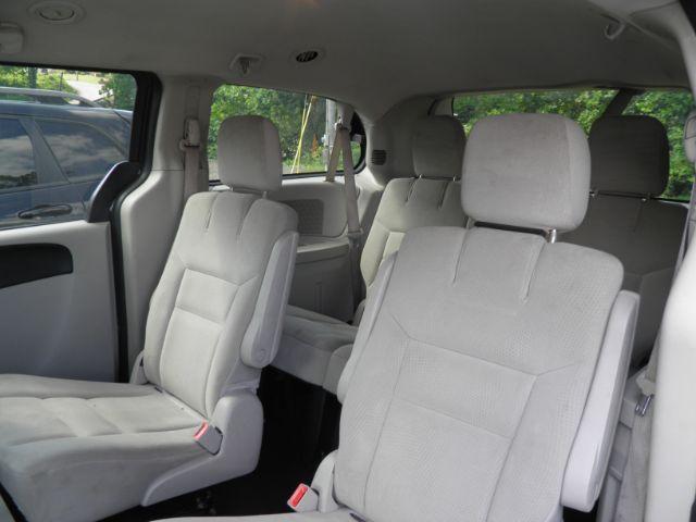2018 Black Dodge Grand Caravan SE (2C4RDGBG4JR) with an 3.6L V6 engine, AT transmission, located at 19521 New George's Creek Rd SW, Barton, MD, 21521, (301) 463-2404, 39.524323, -79.017906 - Photo#3