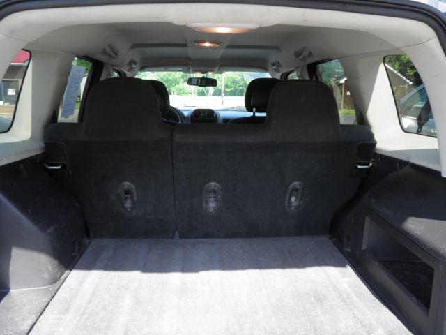 2015 Gray Jeep Patriot Sport (1C4NJPBA2FD) with an 2.4L I4 engine, MAN transmission, located at 15520 McMullen Hwy SW, Belair, MD, 21502, (301) 729-3700, 39.581375, -78.846451 - Photo#4