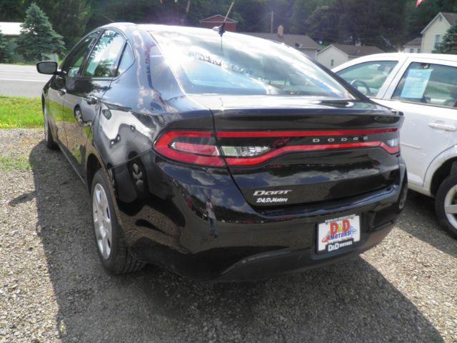 2015 BLACK Dodge Dart SE (1C3CDFAA9FD) with an 2.4L L4 engine, located at 19521 New George's Creek Rd SW, Barton, MD, 21521, (301) 463-2404, 39.524323, -79.017906 - Photo#4