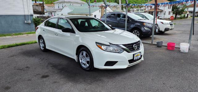 2018 White /Charcoal, cloth Nissan Altima 2.5 S (1N4AL3APXJC) with an 2.5 L4 engine, CVT transmission, located at 15520 McMullen Hwy SW, Belair, MD, 21502, (301) 729-3700, 39.581375, -78.846451 - FOR A BETTER PRICE CALL PAUL AT 301-268-8150 - Photo#0