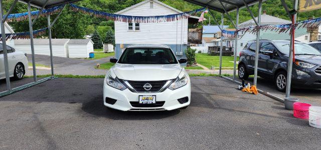 2018 White /Charcoal, cloth Nissan Altima 2.5 S (1N4AL3APXJC) with an 2.5 L4 engine, CVT transmission, located at 15520 McMullen Hwy SW, Belair, MD, 21502, (301) 729-3700, 39.581375, -78.846451 - FOR A BETTER PRICE CALL PAUL AT 301-268-8150 - Photo#1