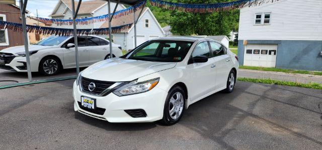 2018 White /Charcoal, cloth Nissan Altima 2.5 S (1N4AL3APXJC) with an 2.5 L4 engine, CVT transmission, located at 15520 McMullen Hwy SW, Belair, MD, 21502, (301) 729-3700, 39.581375, -78.846451 - FOR A BETTER PRICE CALL PAUL AT 301-268-8150 - Photo#2