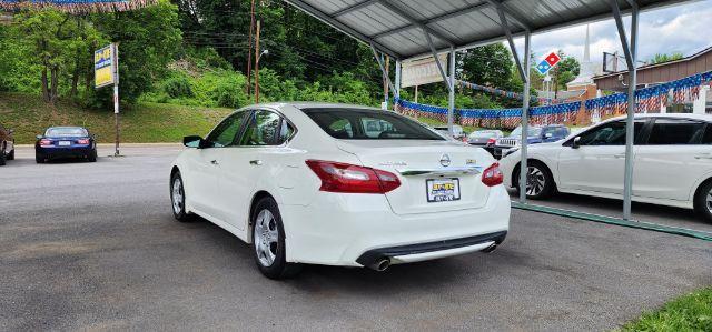 2018 White /Charcoal, cloth Nissan Altima 2.5 S (1N4AL3APXJC) with an 2.5 L4 engine, CVT transmission, located at 15520 McMullen Hwy SW, Belair, MD, 21502, (301) 729-3700, 39.581375, -78.846451 - FOR A BETTER PRICE CALL PAUL AT 301-268-8150 - Photo#8