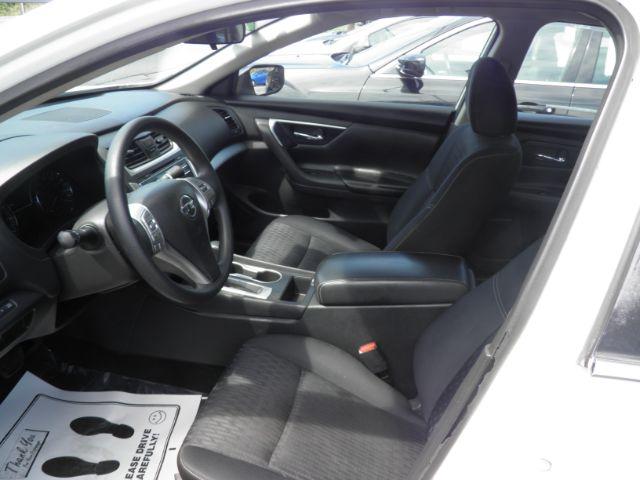 2018 White /Charcoal, cloth Nissan Altima 2.5 S (1N4AL3APXJC) with an 2.5L I4 engine, AT transmission, located at 15520 McMullen Hwy SW, Belair, MD, 21502, (301) 729-3700, 39.581375, -78.846451 - FOR A BETTER PRICE CALL PAUL AT 301-268-8150 - Photo#2