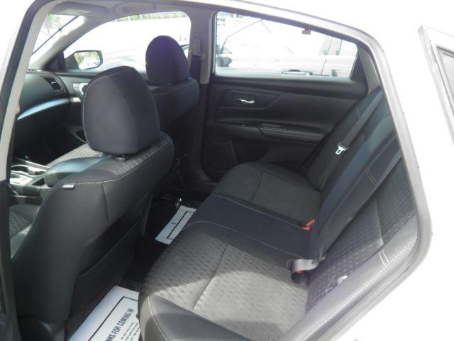 2018 White /Charcoal, cloth Nissan Altima 2.5 S (1N4AL3APXJC) with an 2.5L I4 engine, AT transmission, located at 15520 McMullen Hwy SW, Belair, MD, 21502, (301) 729-3700, 39.581375, -78.846451 - FOR A BETTER PRICE CALL PAUL AT 301-268-8150 - Photo#7