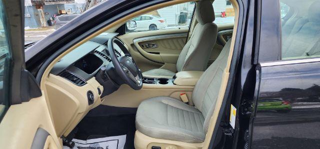 2016 Black /Cloth Ford Taurus SE (1FAHP2D81GG) with an 3.5L V6 engine, AT transmission, located at 15520 McMullen Hwy SW, Belair, MD, 21502, (301) 729-3700, 39.581375, -78.846451 - FOR A BETTER PRICE CALL PAUL AT 301-268-8150 - Photo#4