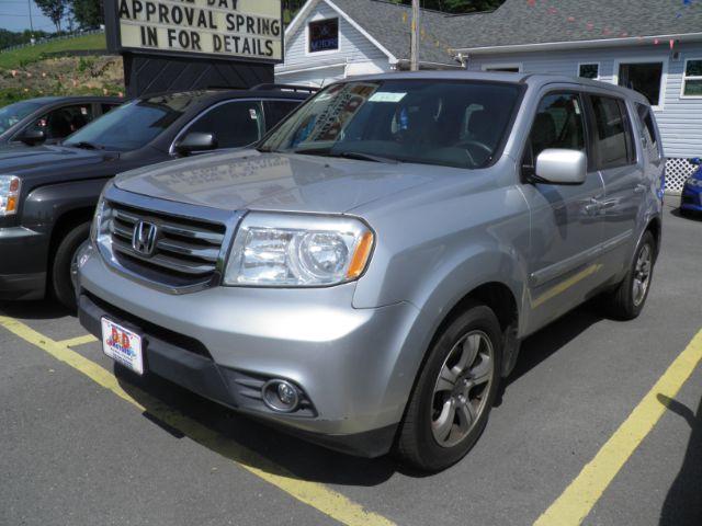 photo of 2015 Honda Pilot SE