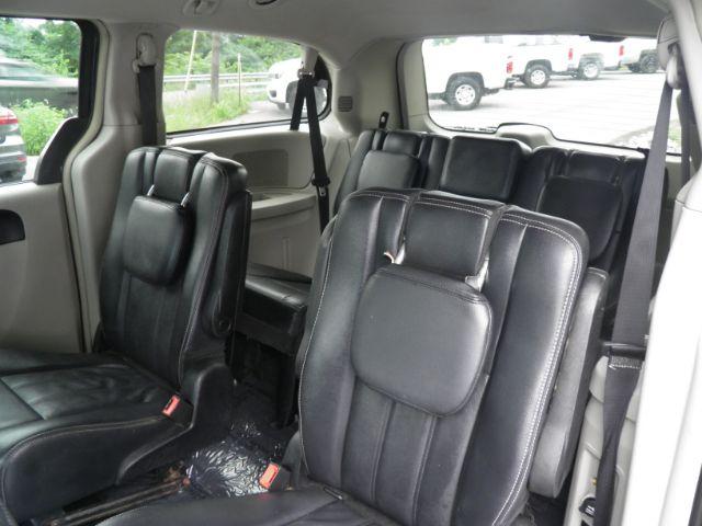 2014 Gray Chrysler Town and Country Touring (2C4RC1BG1ER) with an 3.6L V6 engine, AT transmission, located at 15520 McMullen Hwy SW, Belair, MD, 21502, (301) 729-3700, 39.581375, -78.846451 - Photo#3