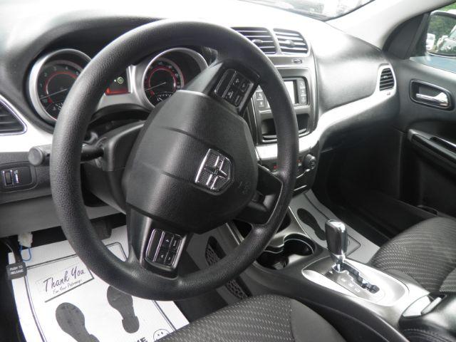2018 GRAY Dodge Journey SE (3C4PDCAB3JT) with an 2.4L L4 engine, AT transmission, located at 19521 New George's Creek Rd SW, Barton, MD, 21521, (301) 463-2404, 39.524323, -79.017906 - Photo#2