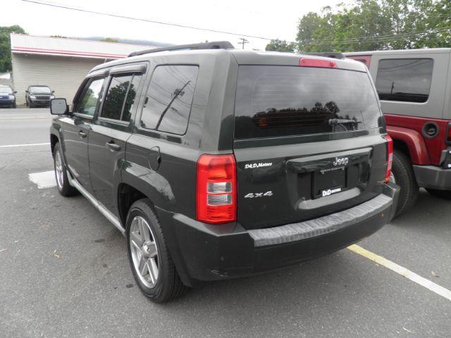 2010 Green Jeep Patriot Sport (1J4NF2GB0AD) with an 2.4L I4 engine, AT transmission, located at 15520 McMullen Hwy SW, Belair, MD, 21502, (301) 729-3700, 39.581375, -78.846451 - Photo#5