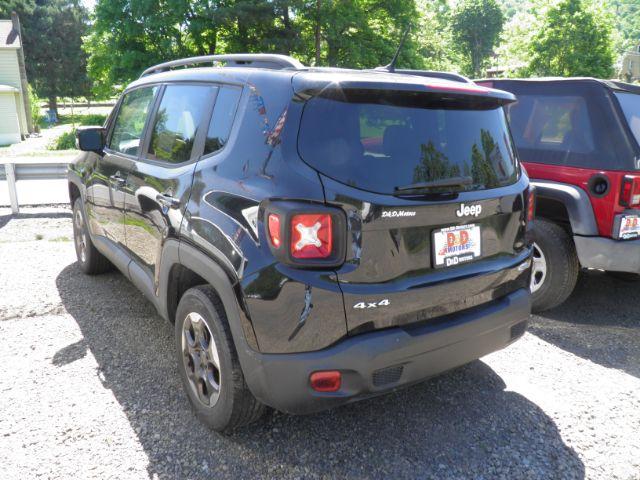 2015 Black Jeep Renegade Latitude (ZACCJBBH7FP) with an 2.4L I4 engine, MAN transmission, located at 19521 New George's Creek Rd SW, Barton, MD, 21521, (301) 463-2404, 39.524323, -79.017906 - Photo#5