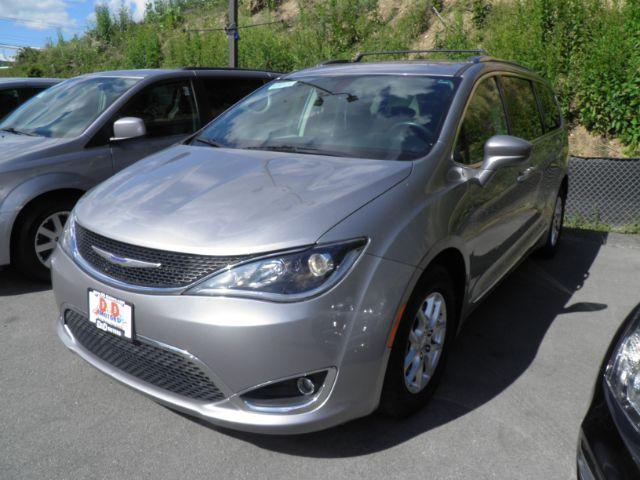 photo of 2020 Chrysler Pacifica Touring L