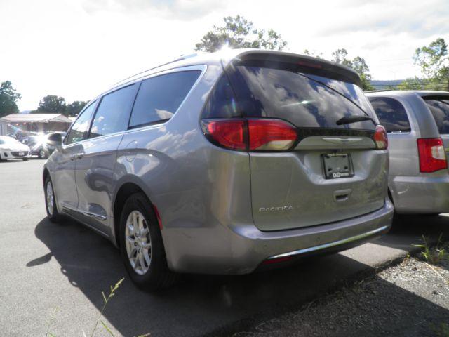 2020 Silver Chrysler Pacifica Touring L (2C4RC1BG2LR) with an 3.6L V6 engine, AT transmission, located at 15520 McMullen Hwy SW, Belair, MD, 21502, (301) 729-3700, 39.581375, -78.846451 - Photo#5