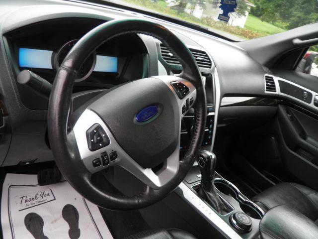 2015 RED Ford Explorer Limited (1FM5K8F85FG) with an 3.5L V6 engine, AT transmission, located at 19521 New George's Creek Rd SW, Barton, MD, 21521, (301) 463-2404, 39.524323, -79.017906 - Photo#2