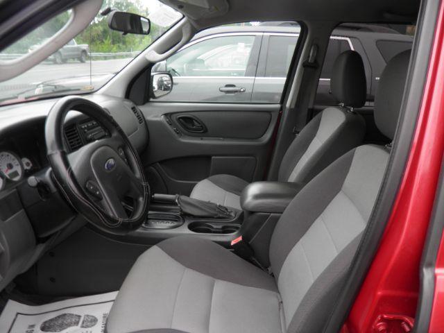 2007 Red Ford Escape XLS Manual | XLS (1FMYU02Z47K) with an 2.3L I4 engine, MAN transmission, located at 15520 McMullen Hwy SW, Belair, MD, 21502, (301) 729-3700, 39.581375, -78.846451 - Photo#1