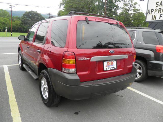 2007 Red Ford Escape XLS Manual | XLS (1FMYU02Z47K) with an 2.3L I4 engine, MAN transmission, located at 15520 McMullen Hwy SW, Belair, MD, 21502, (301) 729-3700, 39.581375, -78.846451 - Photo#5