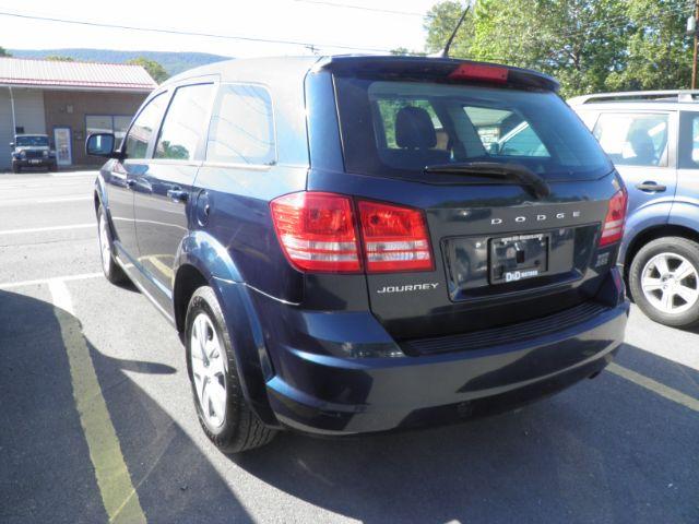 2013 Blue Dodge Journey SE (3C4PDCAB8DT) with an 2.4L I4 engine, AT transmission, located at 15520 McMullen Hwy SW, Belair, MD, 21502, (301) 729-3700, 39.581375, -78.846451 - Photo#5