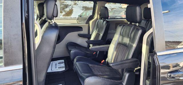 2020 Black /Leather Black Dodge Grand Caravan SXT (2C4RDGCG1LR) with an 3.6L V6 engine, AT transmission, 0.000000, 0.000000 - FOR A BETTER PRICE CALL PAUL AT 301-268-8150 - Photo#7