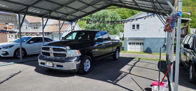 2017 Black /Black/Diesel Gray, cloth Dodge Ram 1500 SLT Crew Cab LWB 4WD (1C6RR7TT5HS) with an 5.7L V8 engine, AT transmission, located at 15520 McMullen Hwy SW, Belair, MD, 21502, (301) 729-3700, 39.581375, -78.846451 - FOR A BETTER PRICE CALL PAUL AT 301-268-8150 - Photo#2