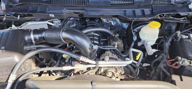 2017 Black /Black/Diesel Gray, cloth Dodge Ram 1500 SLT Crew Cab LWB 4WD (1C6RR7TT5HS) with an 5.7L V8 engine, AT transmission, located at 15520 McMullen Hwy SW, Belair, MD, 21502, (301) 729-3700, 39.581375, -78.846451 - FOR A BETTER PRICE CALL PAUL AT 301-268-8150 - Photo#16