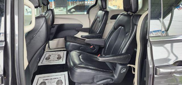 2020 GRAY /Alloy/Black Chrysler Voyager LXI (2C4RC1DG9LR) with an 3.6L V6 engine, AT transmission, 0.000000, 0.000000 - Photo#8