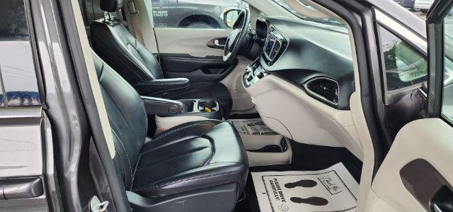 2020 GRAY /Alloy/Black Chrysler Voyager LXI (2C4RC1DG9LR) with an 3.6L V6 engine, AT transmission, 0.000000, 0.000000 - Photo#16
