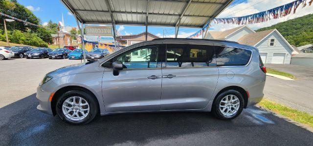 2020 SILVER /Alloy/Black Chrysler Voyager LXI (2C4RC1DG0LR) with an 3.6L V6 engine, AT transmission, 0.000000, 0.000000 - Photo#3