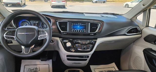 2020 SILVER /Alloy/Black Chrysler Voyager LXI (2C4RC1DG0LR) with an 3.6L V6 engine, AT transmission, 0.000000, 0.000000 - Photo#6