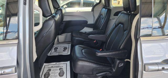 2020 SILVER /Alloy/Black Chrysler Voyager LXI (2C4RC1DG0LR) with an 3.6L V6 engine, AT transmission, 0.000000, 0.000000 - Photo#7