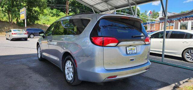 2020 SILVER /Alloy/Black Chrysler Voyager LXI (2C4RC1DG0LR) with an 3.6L V6 engine, AT transmission, 0.000000, 0.000000 - Photo#9