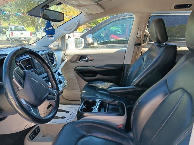 2020 WHITE Chrysler Pacifica Touring L (2C4RC1BG7LR) with an 3.6L V6 engine, AT transmission, located at 19521 New George's Creek Rd SW, Barton, MD, 21521, (301) 463-2404, 39.524323, -79.017906 - Photo#1