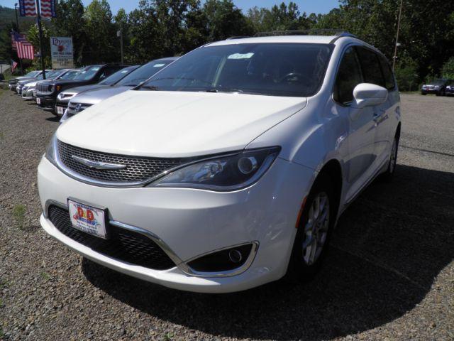photo of 2020 Chrysler Pacifica Touring L