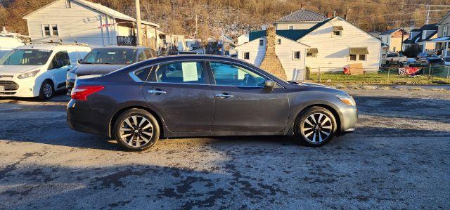 2018 Gray /Charcoal, cloth Nissan Altima 2.5 SV (1N4AL3AP1JC) with an 2.5L I4 engine, AT transmission, located at 15520 McMullen Hwy SW, Belair, MD, 21502, (301) 729-3700, 39.581375, -78.846451 - FOR A BETTER PRICE CALL PAUL AT 301-268-8150 - Photo#28