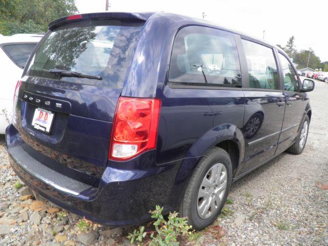 2014 BLUE Dodge Grand Caravan American Value Pkg (2C4RDGBG0ER) with an 3.6L V6 engine, AT transmission, located at 19521 New George's Creek Rd SW, Barton, MD, 21521, (301) 463-2404, 39.524323, -79.017906 - Photo#5