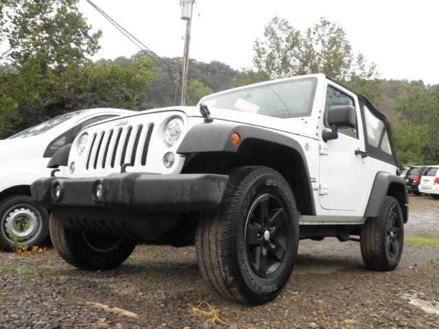 photo of 2017 Jeep Wrangler Sport 4x4