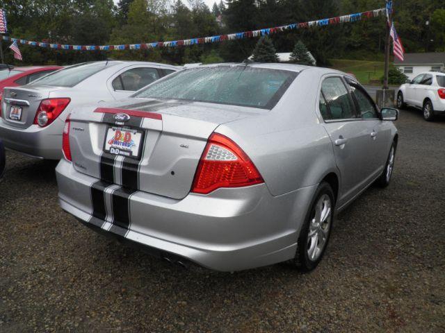 2012 Silver Ford Fusion SE (3FAHP0HA3CR) with an 2.5L I4 engine, AT transmission, located at 15520 McMullen Hwy SW, Belair, MD, 21502, (301) 729-3700, 39.581375, -78.846451 - Photo#5